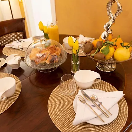 Cathy's Luxury * روما